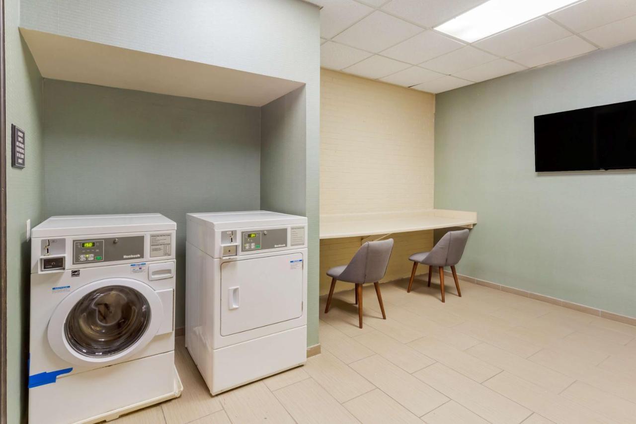 Best Western Plus Cary - Nc State Екстер'єр фото